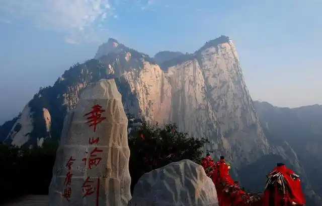 华山,五岳中的一座,为您带来"绝世奇观"