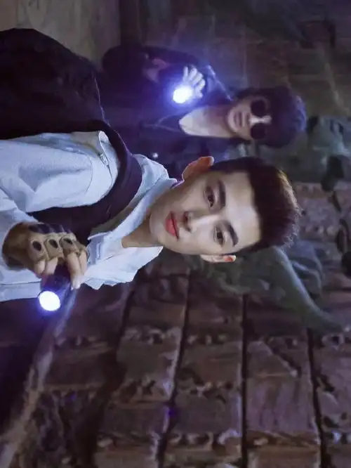 男人这该死的胜负欲98#终极笔记黑花  #终极笔记"聊聊?""不聊!