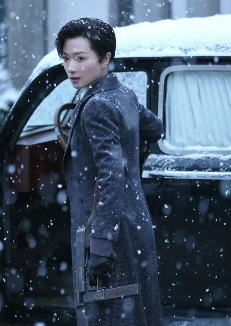 女星里万茜是我最喜欢的一个! 从秦淮河畔的柳如是到猎场中的熊青春.