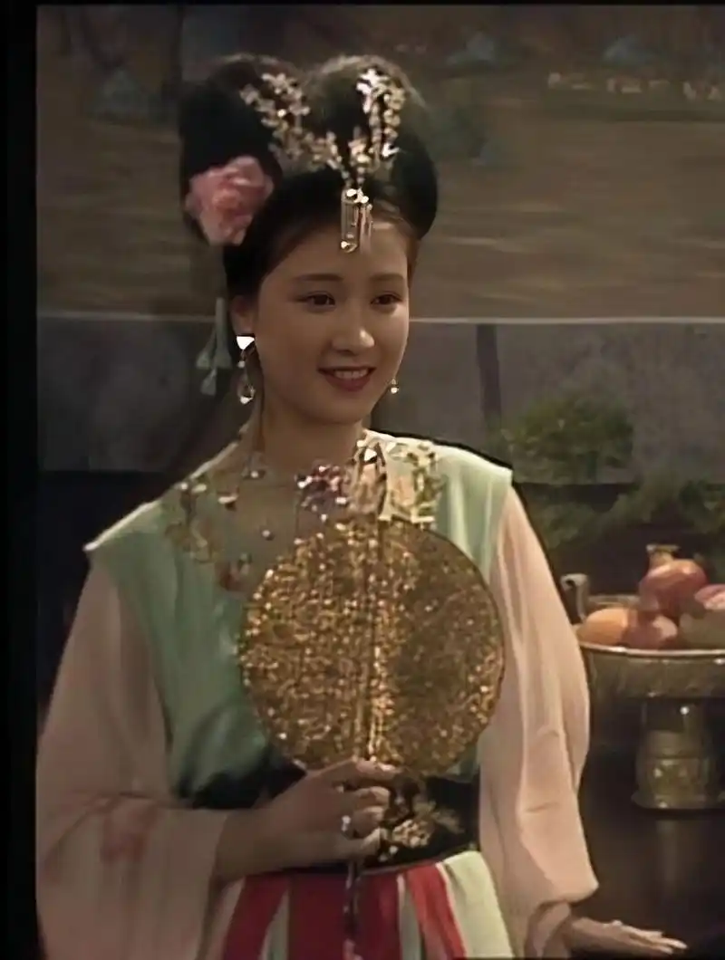 何晴-古装美图 图一:《西游记》-怜怜 图二:《西游记》-怜怜 图三