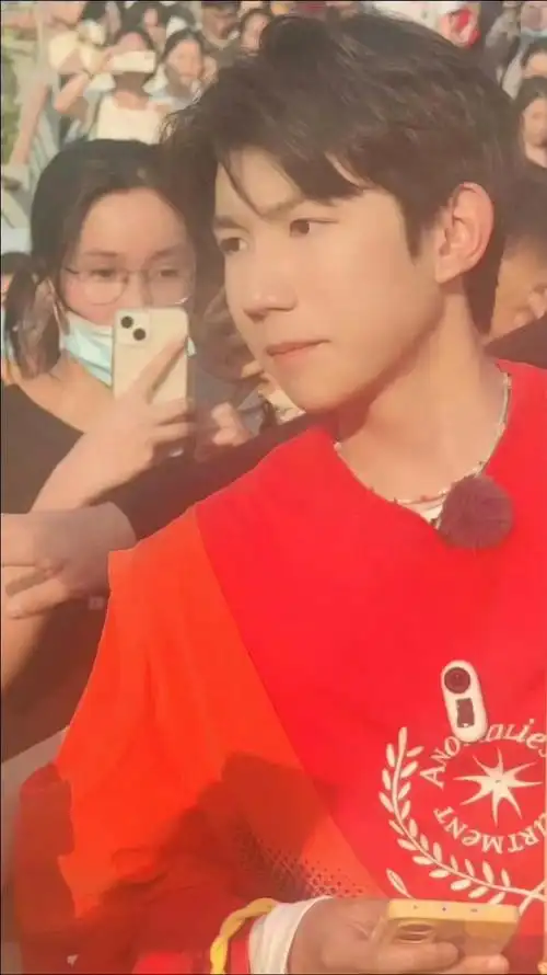 王俊凯,易烊千玺,王源近期状态,这样看来还是王俊凯的状态好点吧?