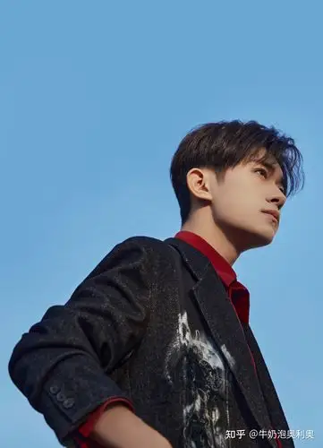 教科书级颜值进阶的易烊千玺