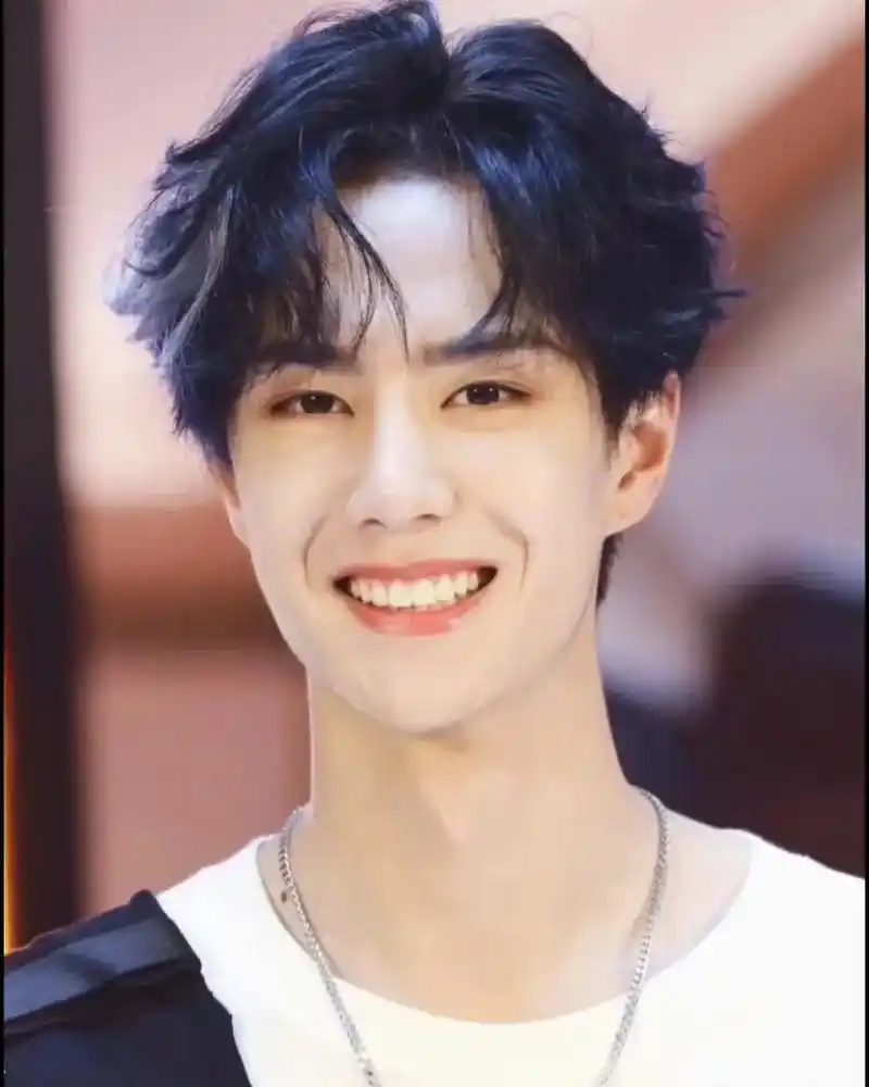 王一博 笑起来就像冬天里的阳光,温暖了我的心#王甜甜 #笑 - 抖音