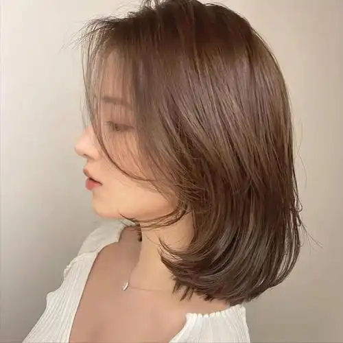 短发烫发不仅时尚有型,还能凸显女性的独特气质和个性魅力.