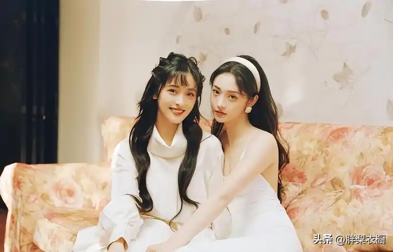 沈月真神奇明明长得很普通却永远是明星合照中最亮眼的