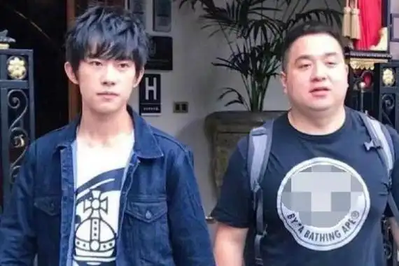 胖虎的迷妹是什么意思易烊千玺经纪人的昵称粉丝超多