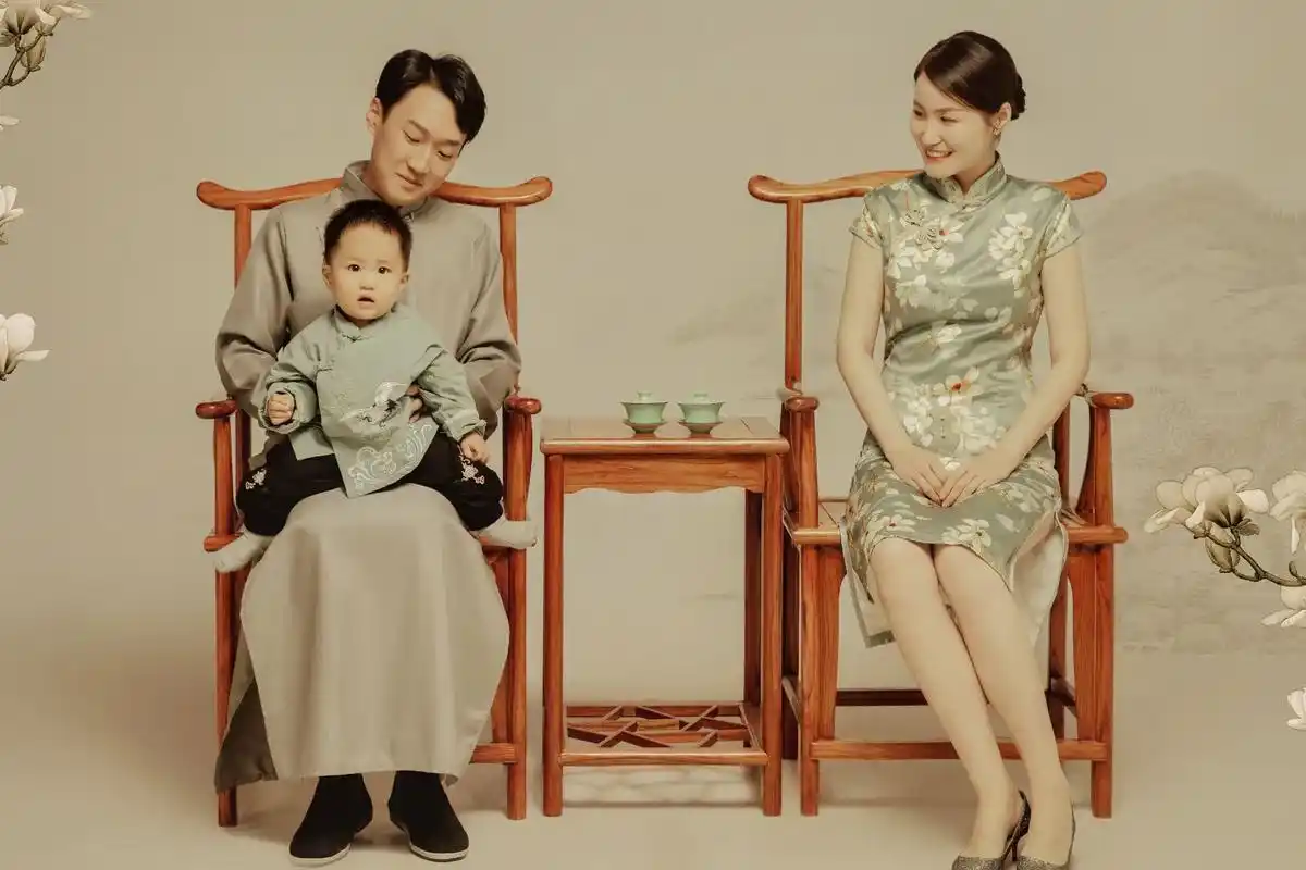 全家福古风.#泰安朵恩亲子儿童摄影 #中国式团圆 #儿童摄影 - 抖音