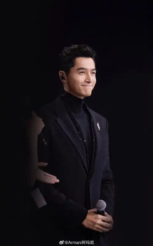 giorgio armani#全球形象代言人@胡歌身着 giorgio armani 西服套装