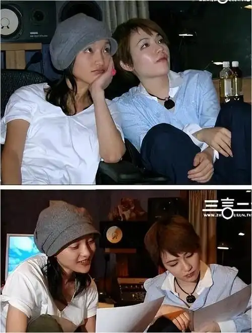 最近,有网友发现周迅和范晓萱的关系似乎有些不同寻常,她们之间的行为