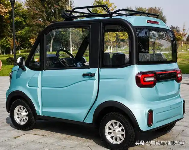 2款低速四轮电动车,有空调,空间大,价格7000元起,适合老年人