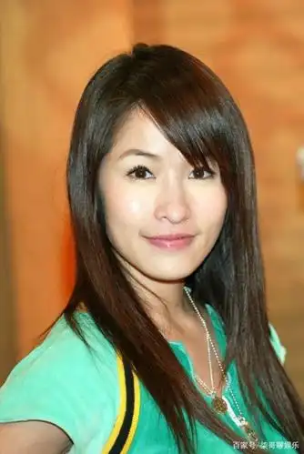 实力派歌手萧亚轩,你未曾见过的素颜照