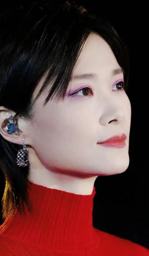 李宇春唱出中国人的飞天浪漫##李宇春织梦致敬中国航天人##央视七夕