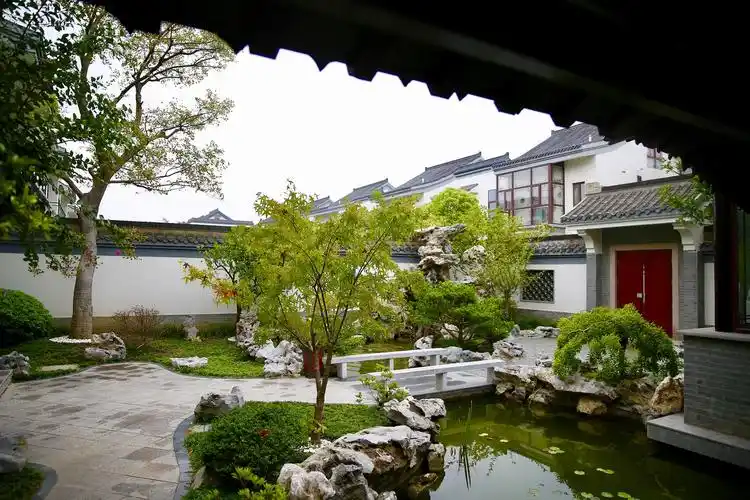 而这些,都在盐城世外江南的中央景观中,得到再现.