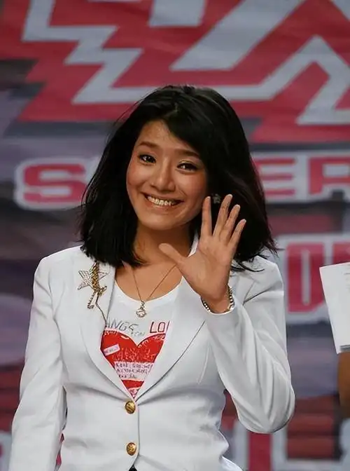 回顾超女冠军江映蓉因整容失败像怪物全身只剩眼珠是自己的