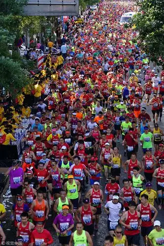 猜你喜欢 32 / 44 2018年9月16日7:30,2018年北京马拉松在天安门广场