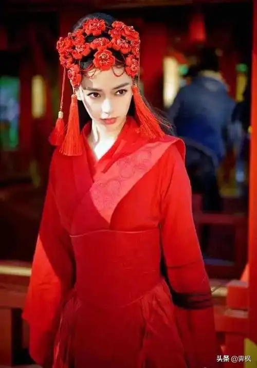 红衣美女头像红衣美女的赞美词