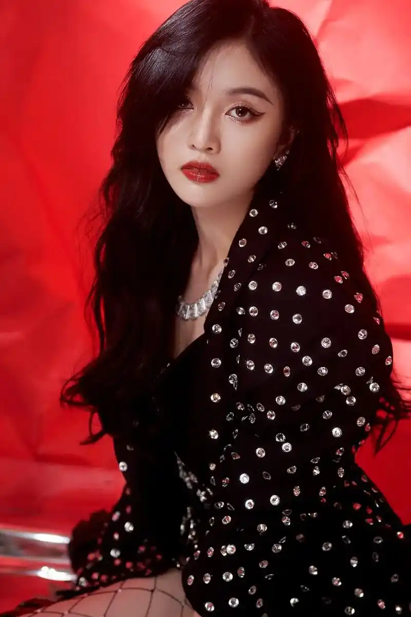 宇宙少女吴宣仪.#吴宣仪呀#美出高级感 #高级感穿搭 #这谁 - 抖音