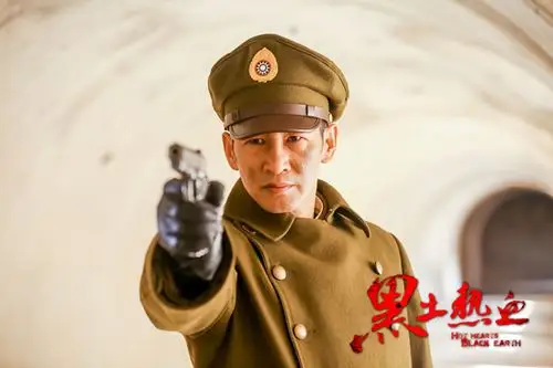 王劲松《黑土热血》收官 玩转双重身份解锁新套路