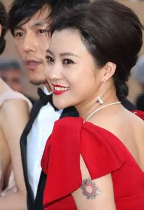 原创以丰腴身材而闻名的女演员郝蕾的存在是对内娱畸形审美的反击