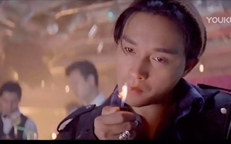 【张国荣】世界上抽烟最帅的男人(抽烟向合集)_哔哩哔哩_bilibili