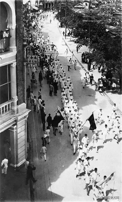 民国时期广州的反帝示威游行参加游行的黄埔军校学生