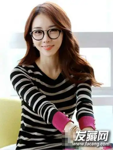 戴眼镜适合什么发型 知性文艺女青年感觉(5)