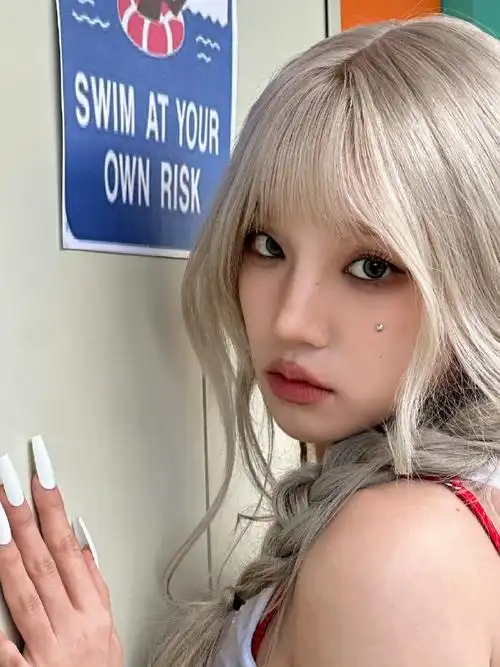 宋雨琦超话#fendi品牌形象大使宋雨琦#  【91金2】  小时候老师在