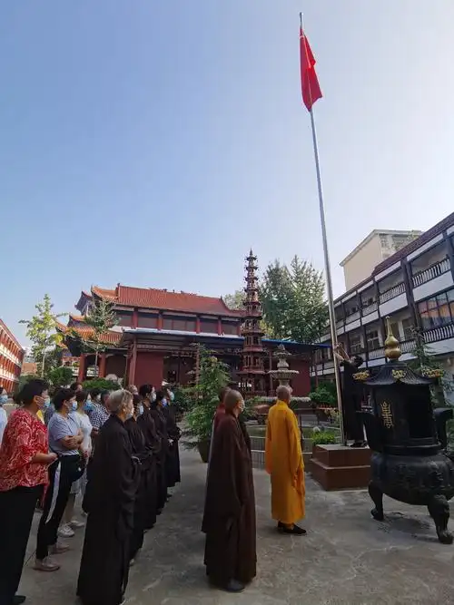 孝南区宗教活动场所开展迎国庆升国旗活动