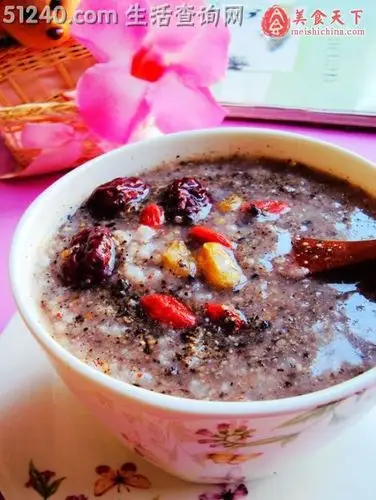 食谱大全如果说黑发汤的秘密是千年何首乌,那么,简单的核桃芝麻粥