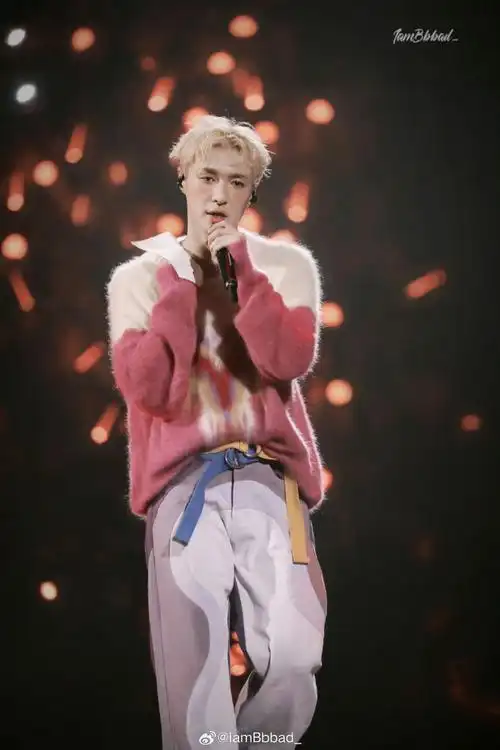 张艺兴 更强的激光小猫