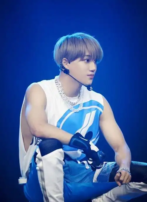 边伯贤新舞台顺毛帅气金钟仁秀肌肉泰籍成员ten出彩李泰容c位