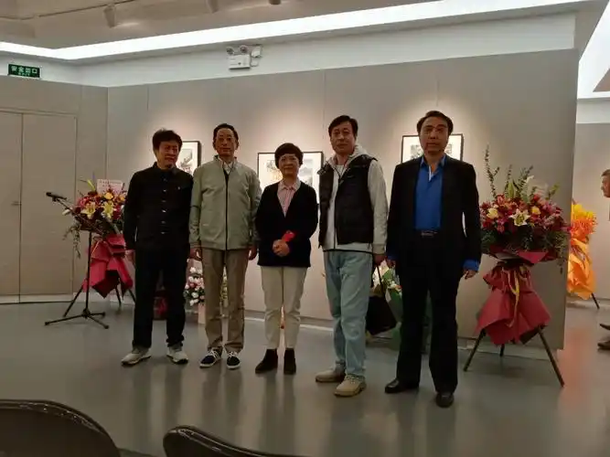 《左起:刘国利,高艺斌,黄志萍,王顺盛,郭彧》