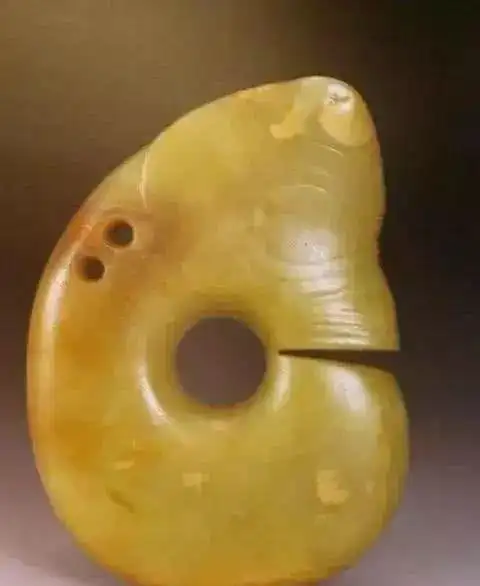 馆藏红山文化玉猪龙欣赏