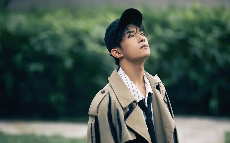 易烊千玺封面花絮照,高清图片,电脑桌面-壁纸族