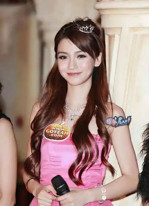 杨颖刚出道时的颜值真的很绝网友好想用这张脸活一天