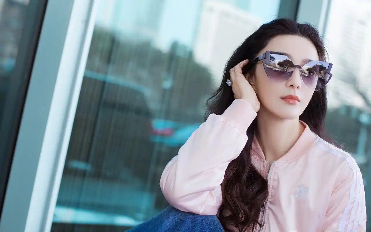 范冰冰娇媚性感写真高清桌面壁纸-大陆明星-手机壁纸下载-美桌网