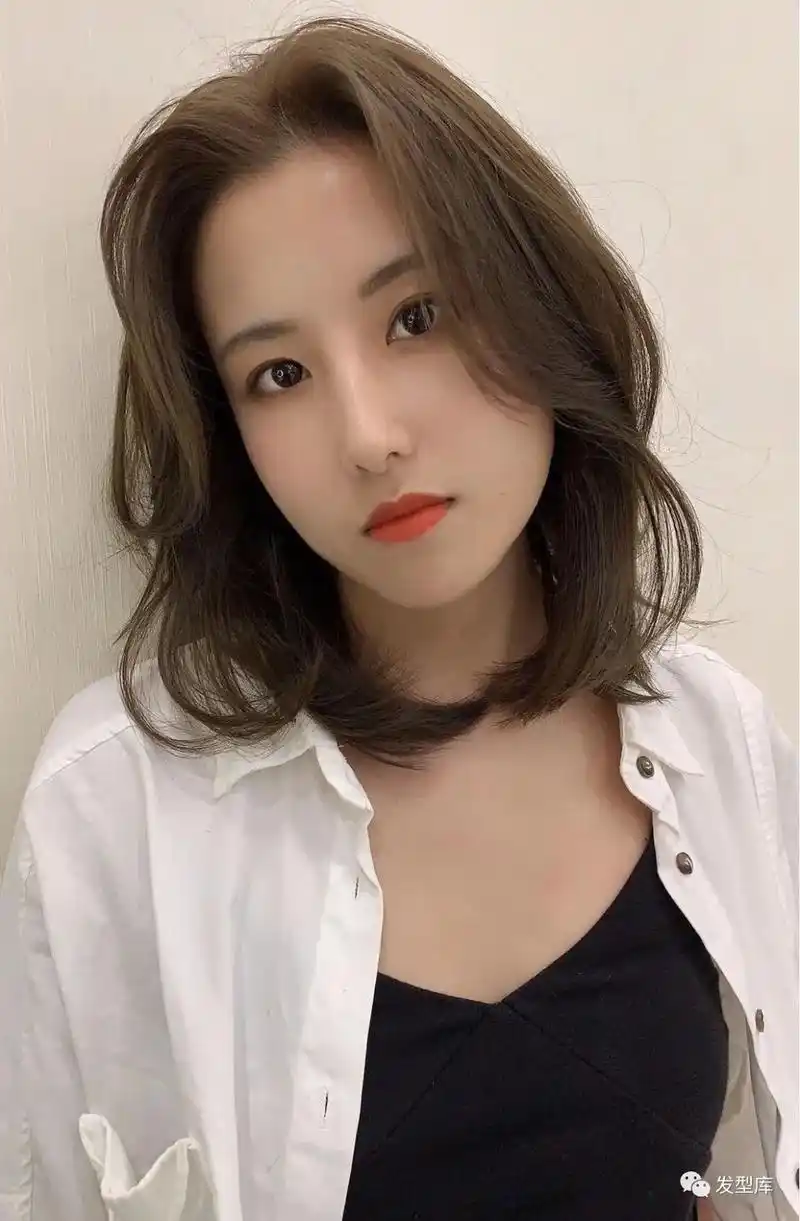 2021年流行"免打理减龄齐肩发"发型