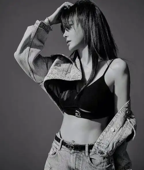 秦岚瑞丽伊人时尚大片,洒脱帅气又优雅!