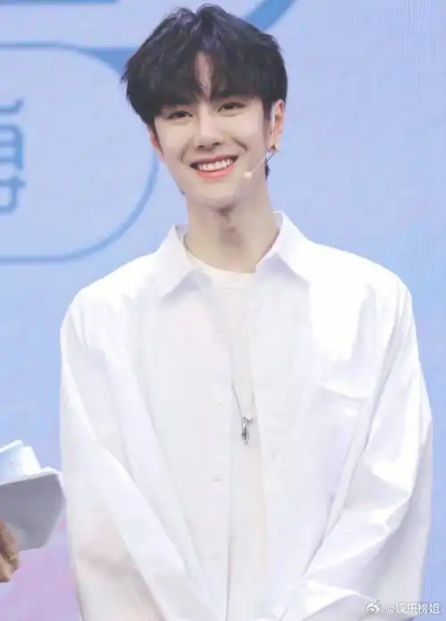 以前爱笑的王一博