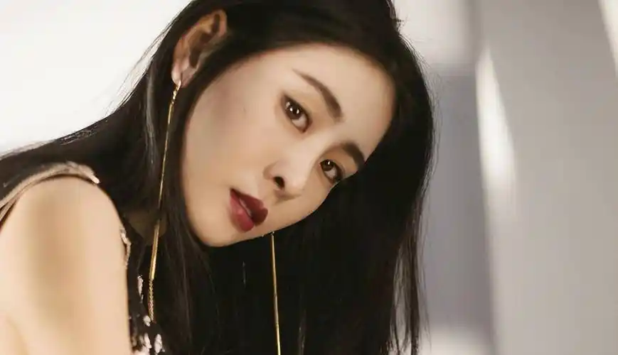 张碧晨否认代孕,作为私生饭的她,女儿遭遇网爆_华晨宇_孩子_生产