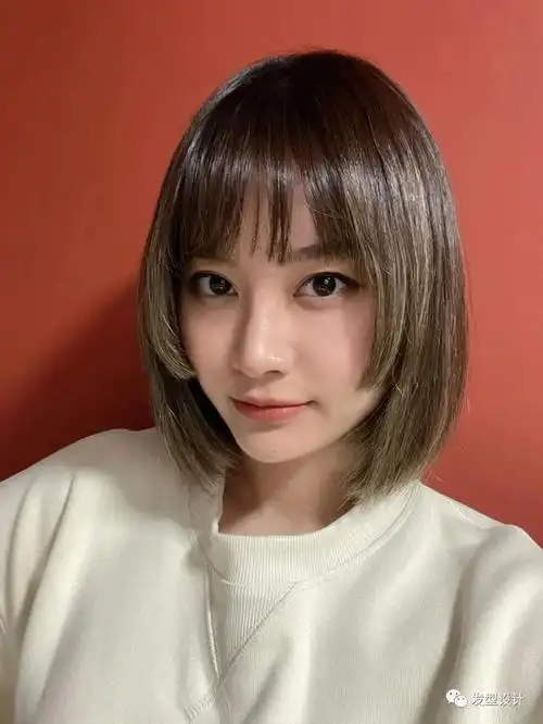 圆脸女生简单短发扎发,2022年新款短发扎发教程(适合脸圆脸大的女生