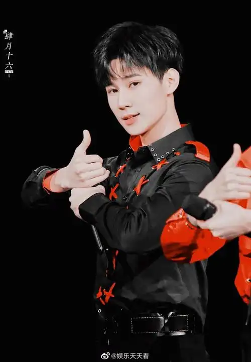 张真源鼓励手势小合集竖起大拇指你就是最棒的崽