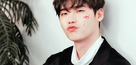 李钟硕gif男神gif嘟嘴gif卖萌gif