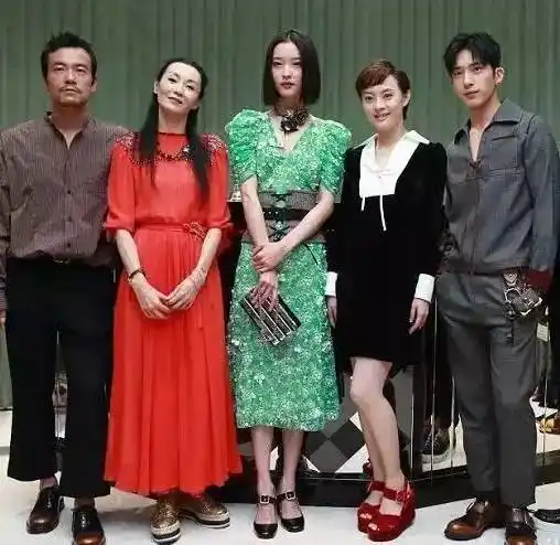 杜鹃的这组照片,看得让我怀疑人生