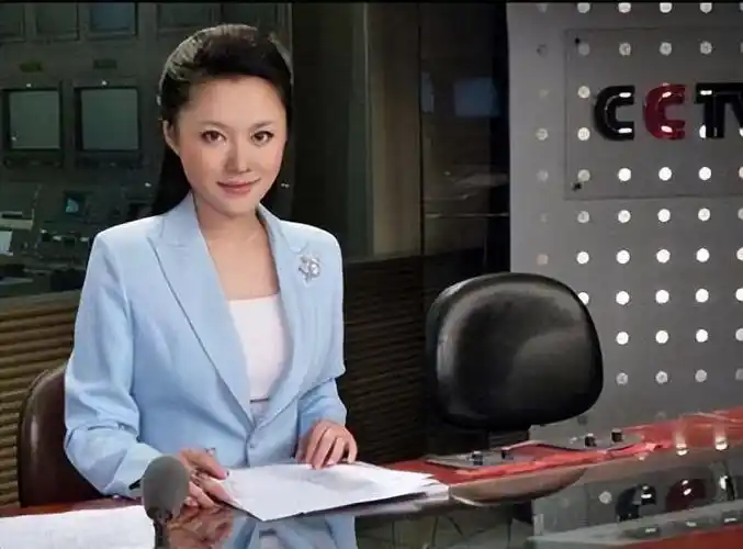 央视主播紫凝生活节俭贷款买车43岁单身生活质量高