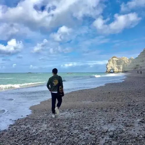 简单的背影照来一张.