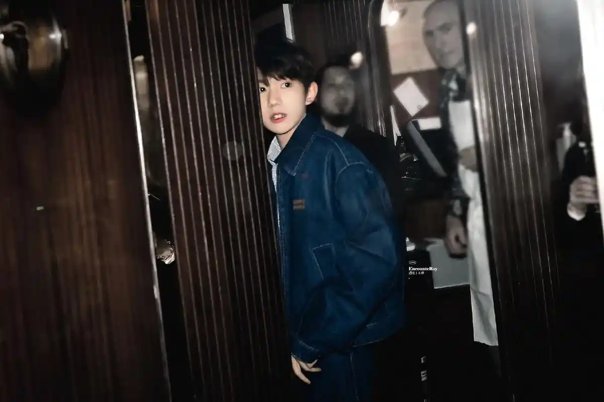 真是越夜越美丽啊 妹妹头秒变18#王源 #王源miumiu大