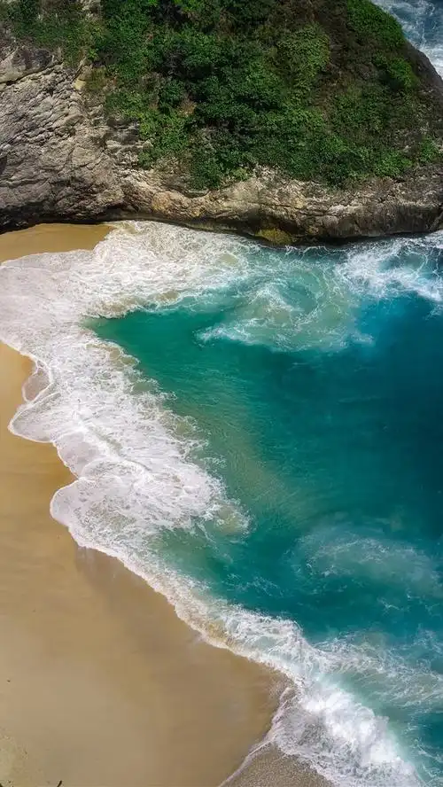 壁纸 美丽的沙滩,大海,海浪,努沙佩尼达岛 5120x2880 uhd 5k 高清壁纸