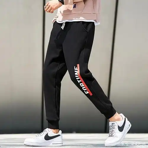 2020年男士流行穿的运动裤,时尚显帅气,方便日常搭配