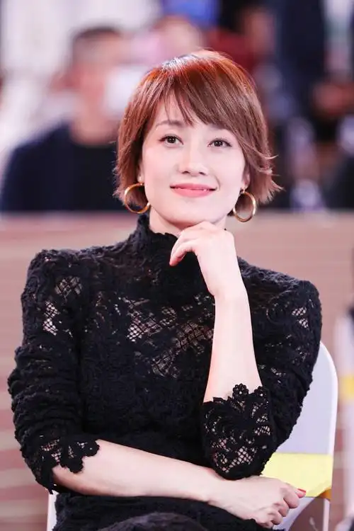 40 女人穿蕾丝裙要注意几点,穿对了超有气质,来试试马伊琍的造型